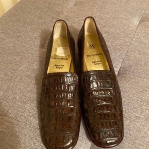 New Bruno Magli Alligator Loafers, size 8 AA, slight Nick on heel (pictured)